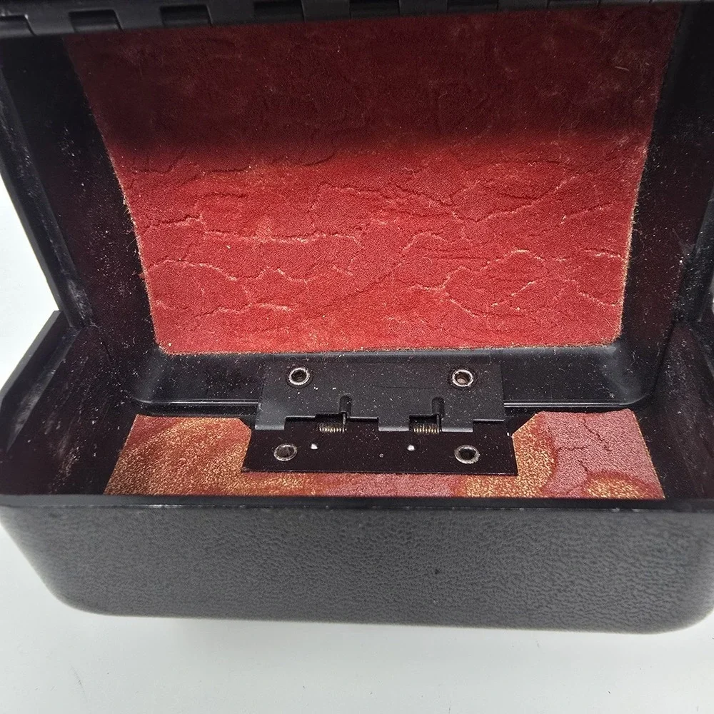 Vintage 1960's Kodak‎ Instamatic 154 Film Camera In Flip Case For Parts Untested